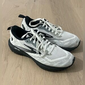 Women’s Brooks Revel 6 Walking Running Sneaker Shoes